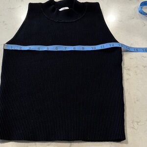 H by Halston Black Ribbed Sleeveless Crop Top Women’s size Medium